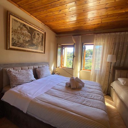 Marko'S House Gjirokaster Bagian luar foto