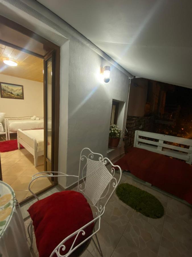 Marko'S House Gjirokaster Bagian luar foto